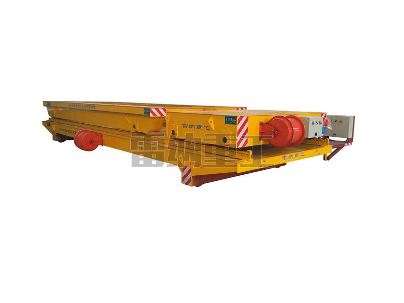 軌道擺渡車、軌道牽引車和噴漆房軌道車組合